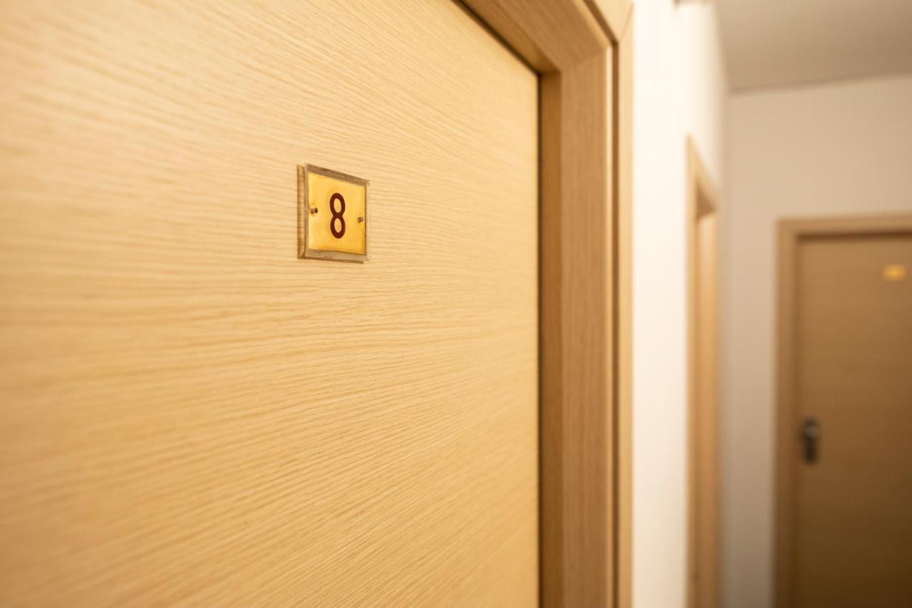 Hotel Ausonia B&B Rimini Buitenkant foto