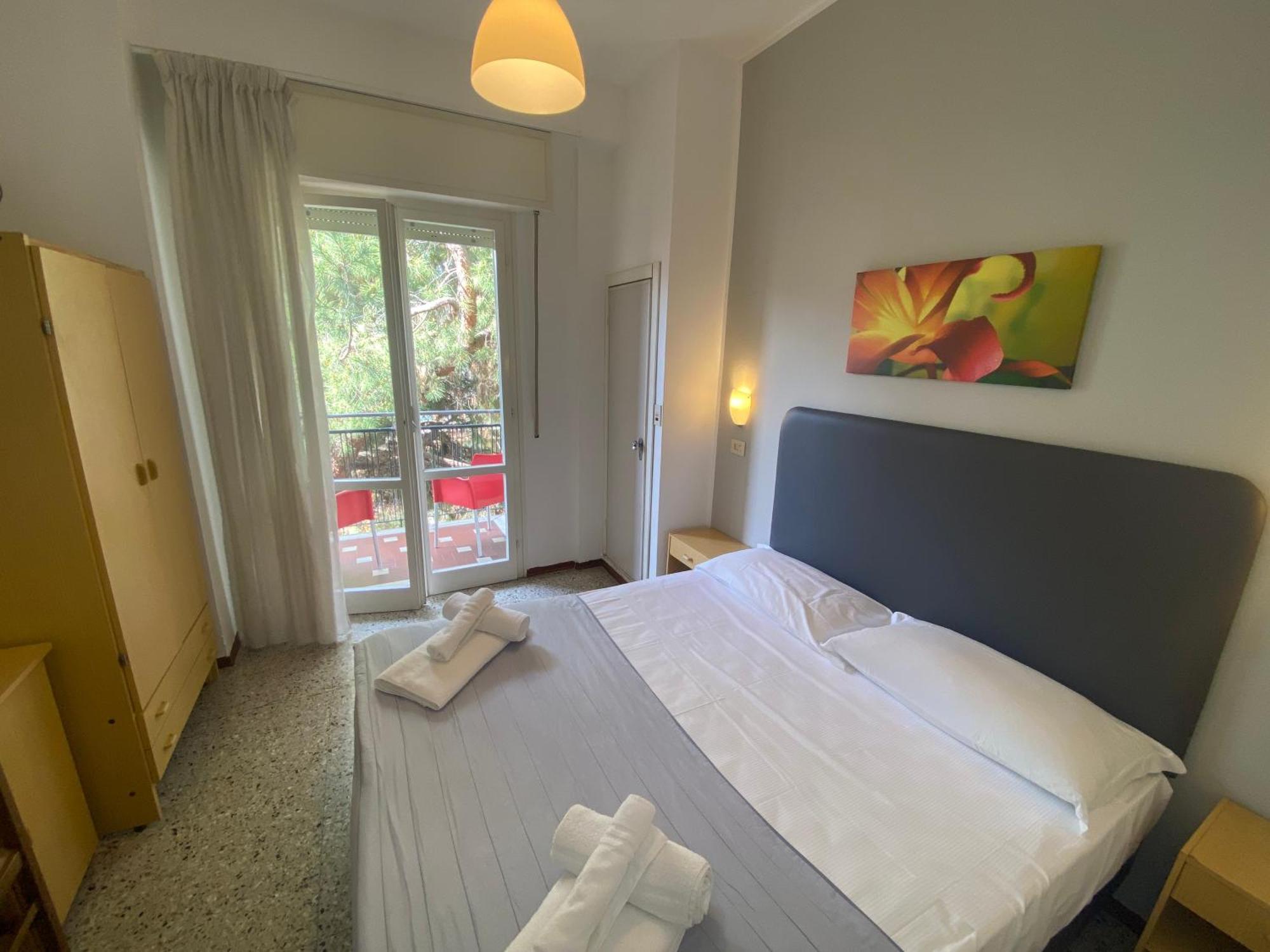 Hotel Ausonia B&B Rimini Buitenkant foto