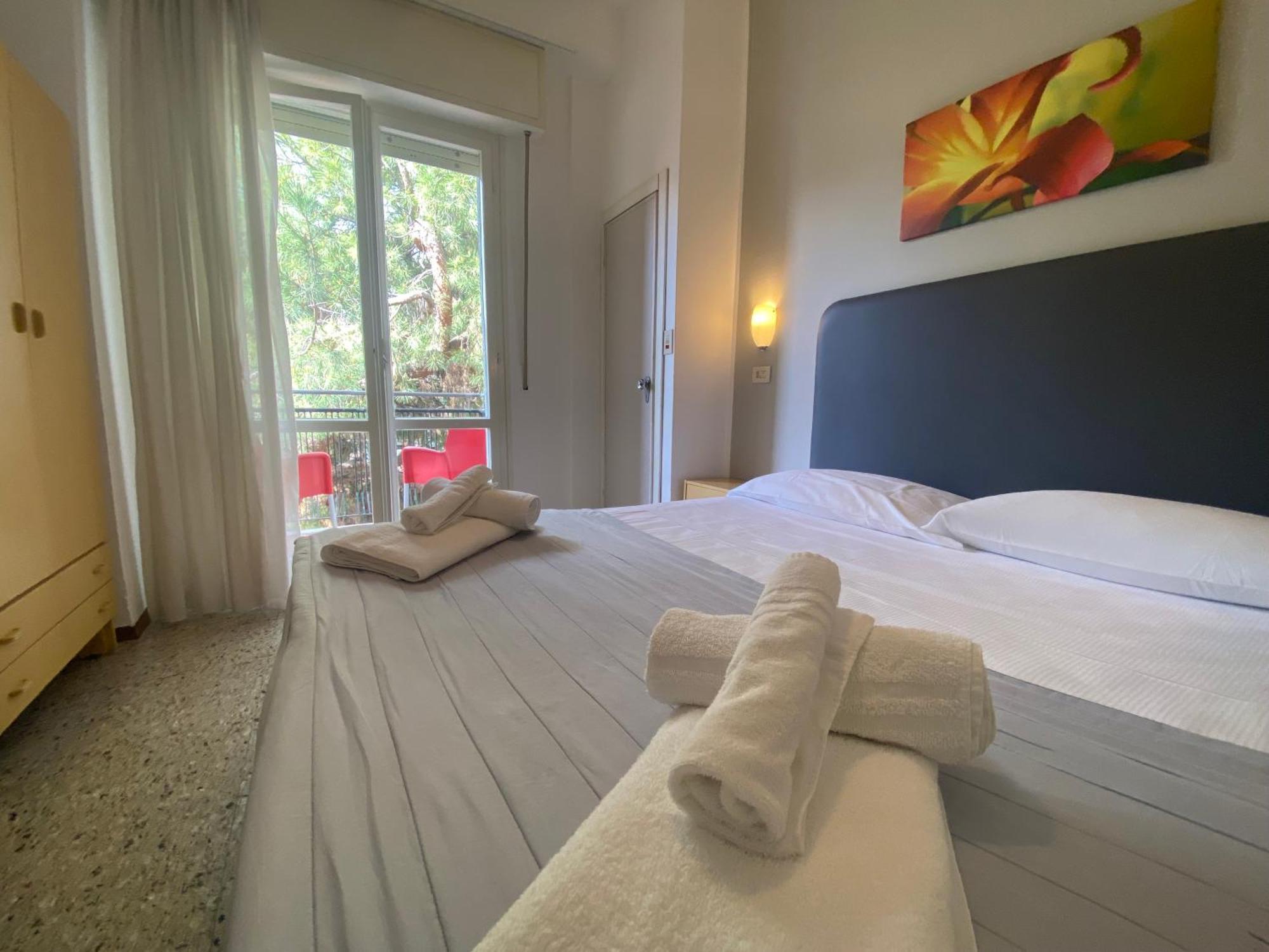 Hotel Ausonia B&B Rimini Buitenkant foto