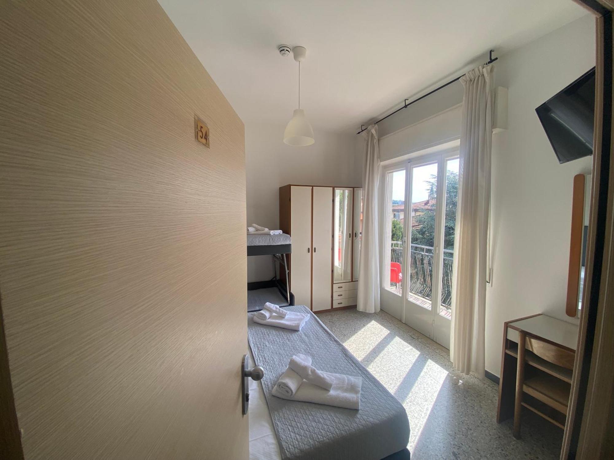 Hotel Ausonia B&B Rimini Buitenkant foto